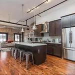 Pristine 3 Bedroom Million-Dollar Loft Elevator Parking