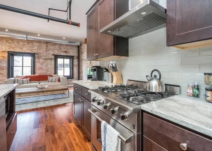 Pristine 3 Bedroom Million-Dollar Loft Elevator Parking