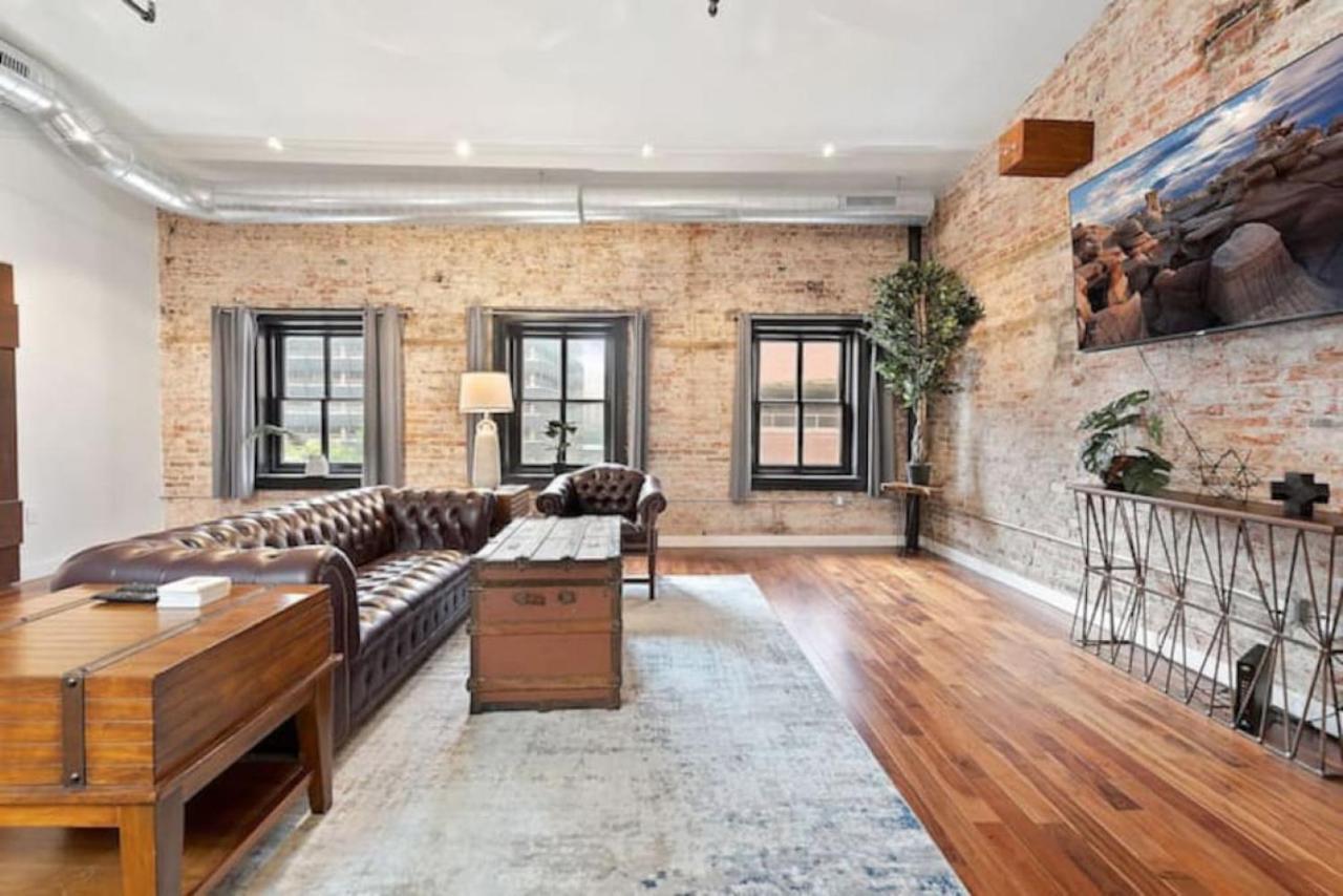 Pristine 3 Bedroom Million-dollar Loft Elevator Parking Apartment Philadelphia