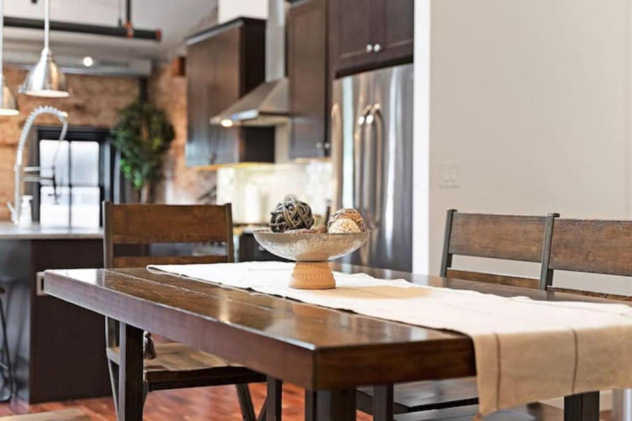 Pristine 3 Bedroom Million-dollar Loft Elevator Parking *