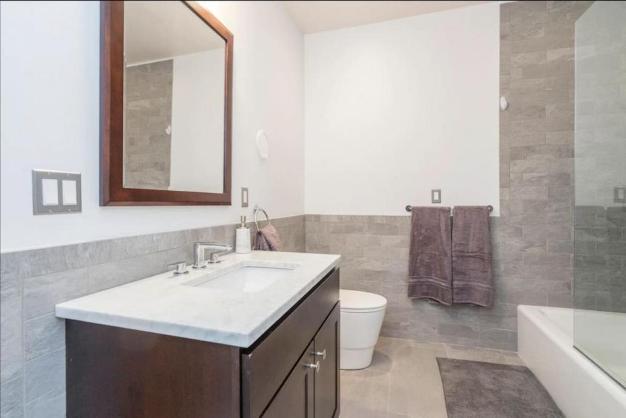 Pristine 3 Bedroom Million-dollar Loft Elevator Parking *