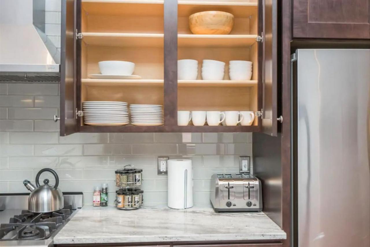 Pristine 3 Bedroom Million-dollar Loft Elevator Parking Apartment *